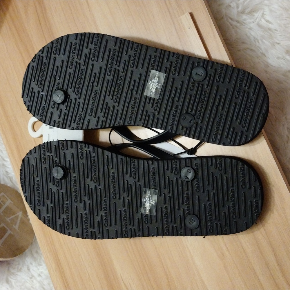 Calvin Klein Black Salya Flip Flops Women's Size 7 🆕 - Picture 4 of 4
